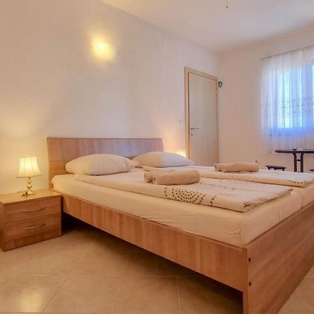 Lucijana Room Novigrad Istria Esterno foto